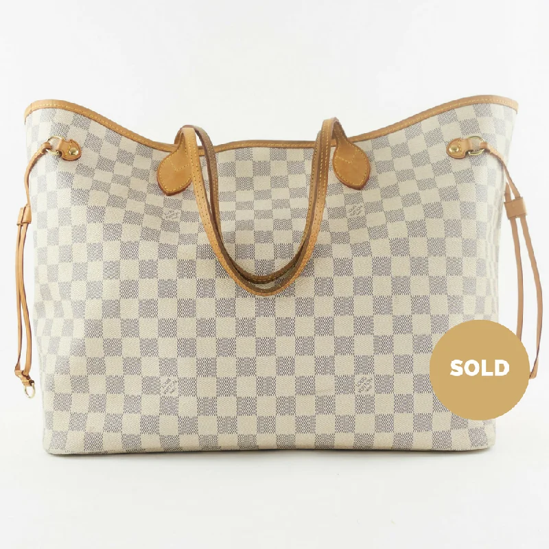 Louis Vuitton bags with a snap - button closure and a decorative charm for styleNeverfull GM