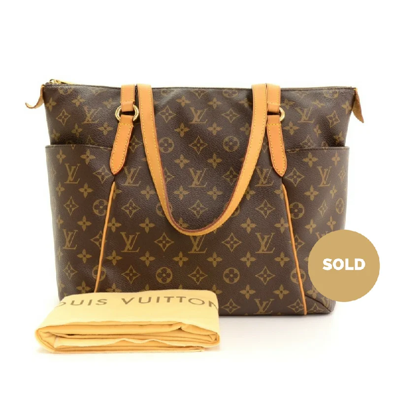 Ladies Louis Vuitton Petite Malle bags with a star - shaped charm for cutenessTotally MM Handbag