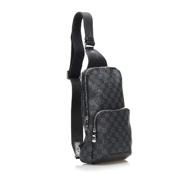 Ladies Louis Vuitton shoulder bags with a wide - width strap for comfortLouis Vuitton Damier Graphite Avenue Sling (37055)