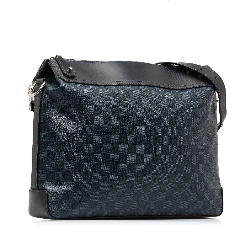 Louis Vuitton tote bags with a water - resistant coating for outdoor useLOUIS VUITTON Damier Cobalt Greenwich Messenger Crossbody Bag