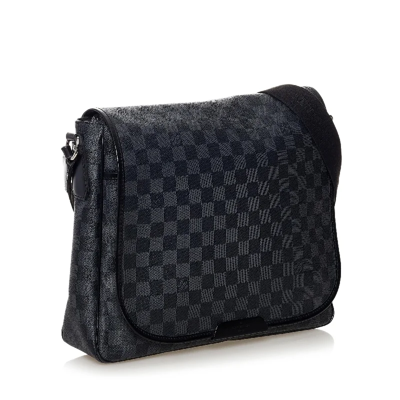 Louis Vuitton backpacks with a padded back panel for comfort during long - wearLouis Vuitton Damier Graphite Daniel MM (31379)