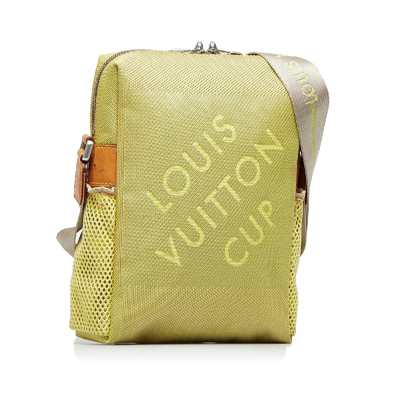 Louis Vuitton bags with a chain - link trim and a leather body for a modern edgeLouis Vuitton Damier Geant LV Cup Weatherly (Dc8FJL)