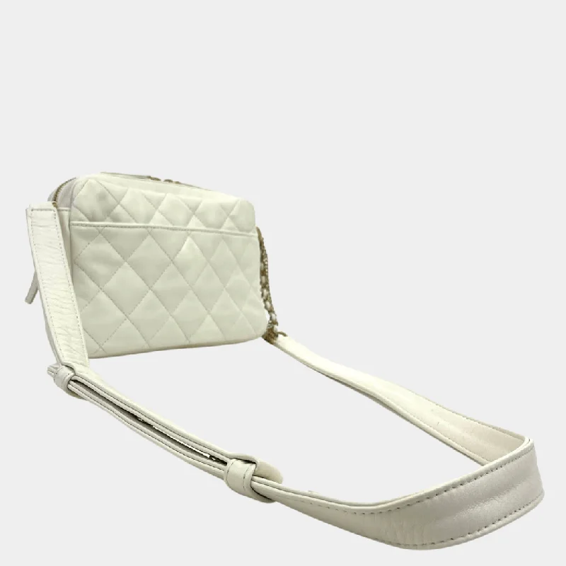 Chanel Designer Handbag with Unique DesignCHANEL 2022 Small Chain-Link Quilted Camera Bag