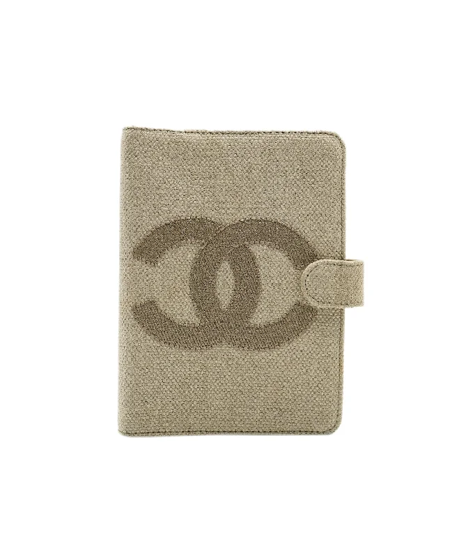 Chanel Classic Flap Bag for Evening PartyChanel 1997 Diary Cover Beige ASL9238