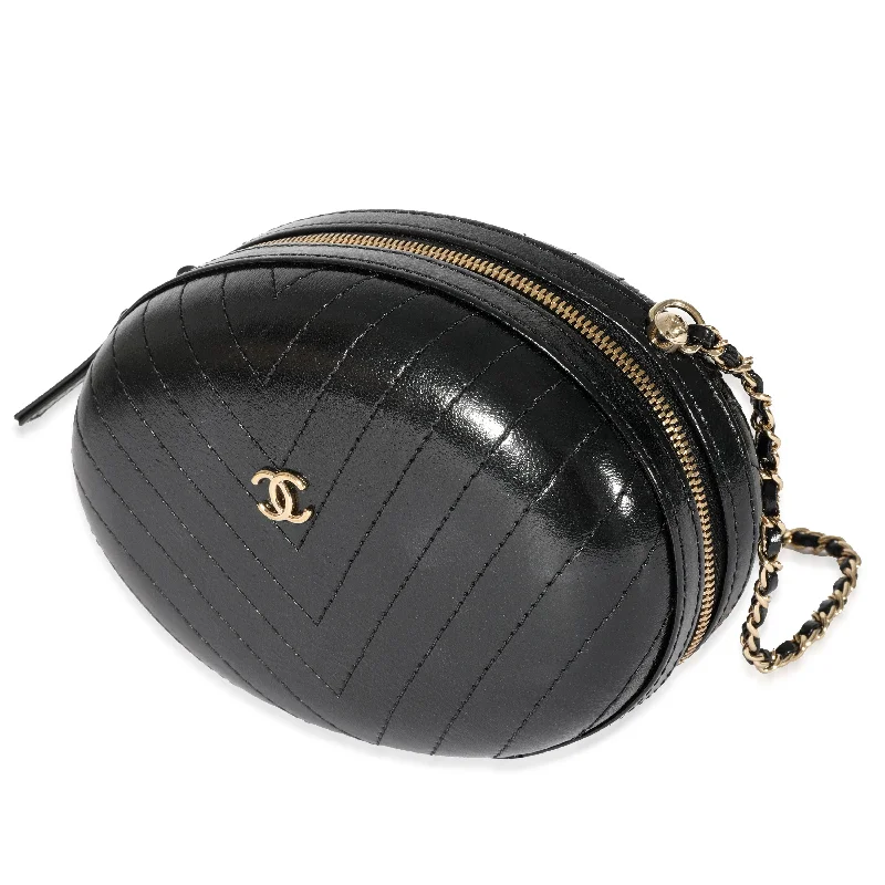 Chanel Chain Strap Handbag for Everyday UseChanel Black Leather CC Chevron Clutch