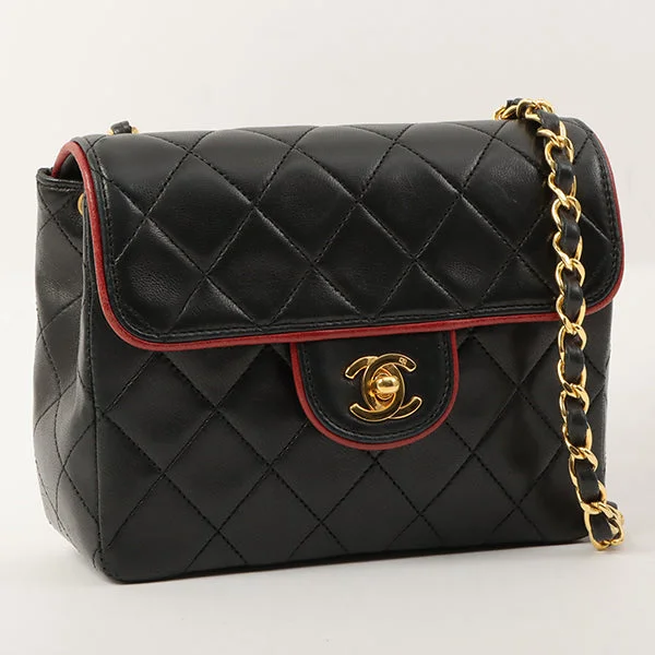 Chanel Classic Flap Bag for Evening PartyChanel Around 1990 Made Bicolor Classic Flap Chain Bag Mini Black/Bordeaux