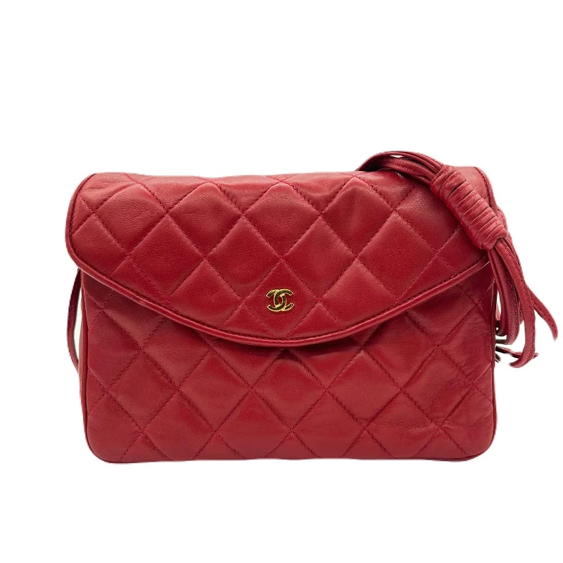 Chanel Quilted Leather Shoulder Bag for FashionistasChanel Vintage Half Moon Red Pushlock Lambskin GHW #0