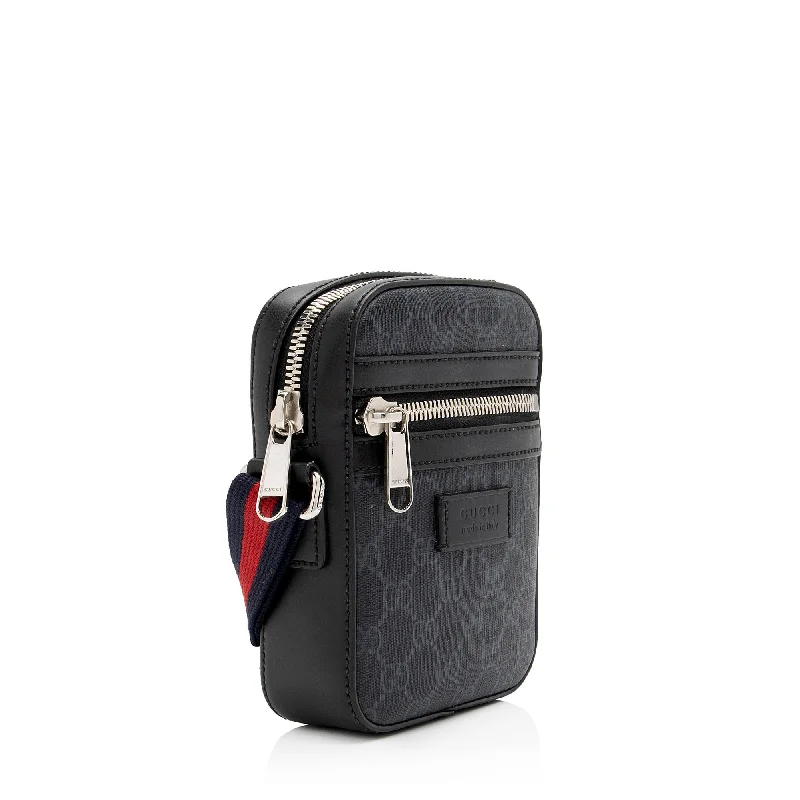 Women Gucci bags with interlocking G hardware for a classic lookGucci GG Supreme Canvas Mini Messenger Bag (FX0lzC)