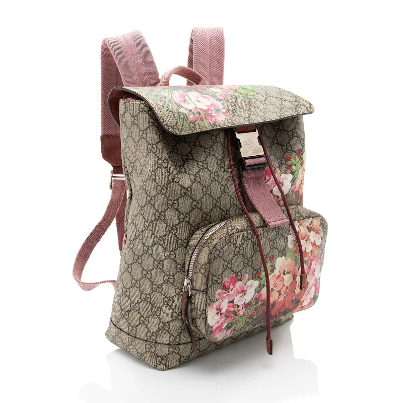 Women Gucci bags with a detachable mobile phone holderGucci GG Supreme Blooms Medium Backpack (G2tOOE)