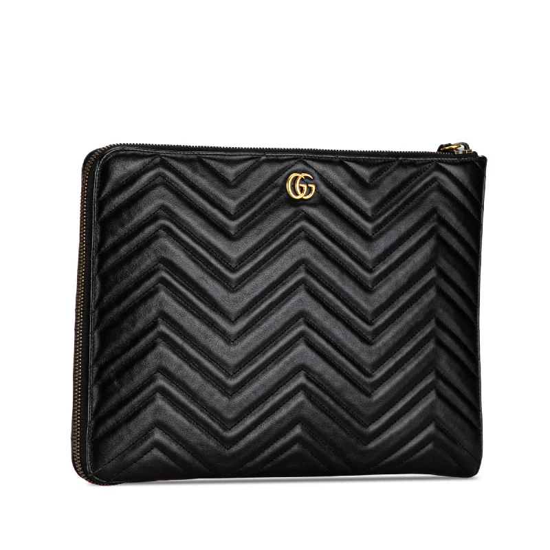 Women Gucci bags with interlocking G hardware for a classic lookGucci GG Marmont Portfolio Clutch q2dVGz)