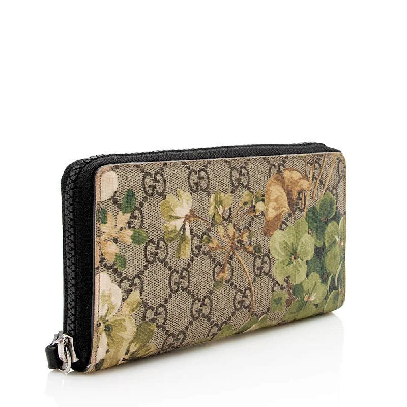 Women Gucci bags with a zippered interior pocketGucci GG Supreme Blooms Zip Around Wallet (SHF-19768)