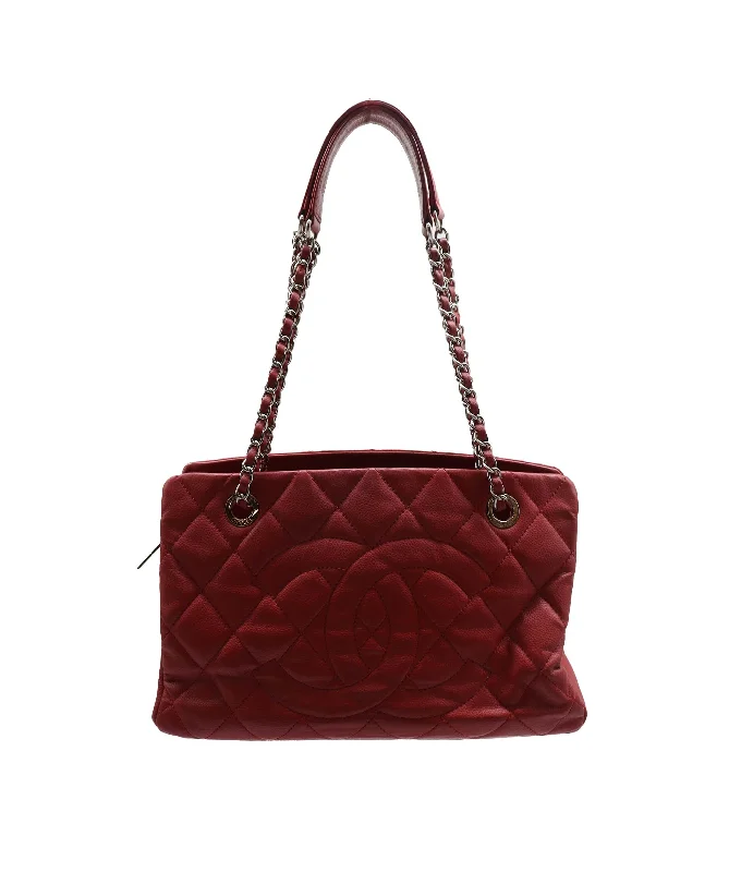 Chanel All - Match Handbag for Versatile StylingChanel Shopping Tote Red Soft Caviar SHW SKC1339