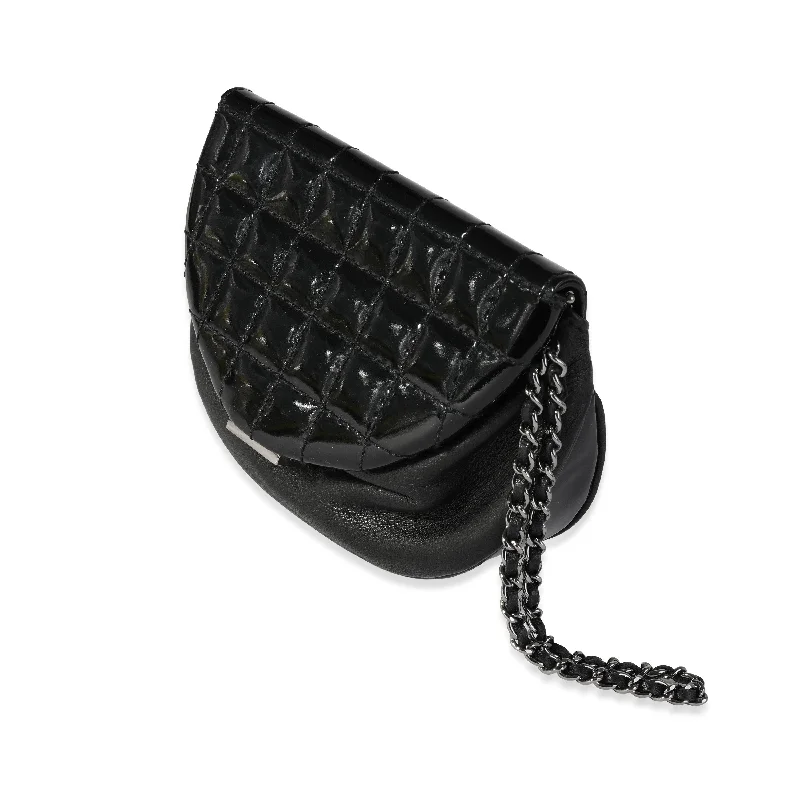 Chanel Lightweight Handbag for Daily ErrandsChanel Black Patent Leather Chocolate Bar Wristlet