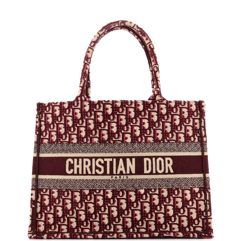 Fashion - forward Christian Dior tote bags for the modern womanBook Tote Oblique Canvas Medium