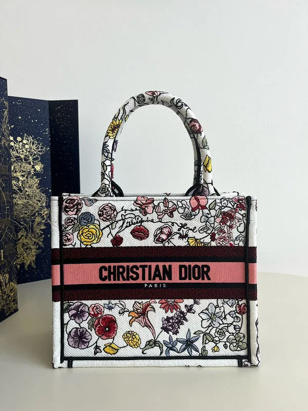 Christian Dior Saddle bags with a distressed leather finishmakbags - Dior Bags - 550