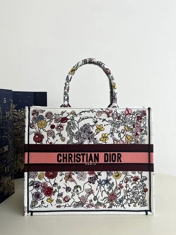 Christian Dior crossbody bags with a front - flap pocket for easy accessmakbags - Dior Bags - 552