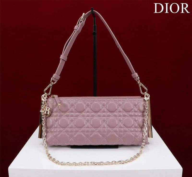 Christian Dior Saddle bags with a distressed leather finishmakbags - Dior Bags - 581