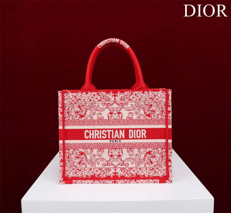 Christian Dior Saddle bags with a patent leather finish for a shiny lookmakbags - Dior Bags - 637