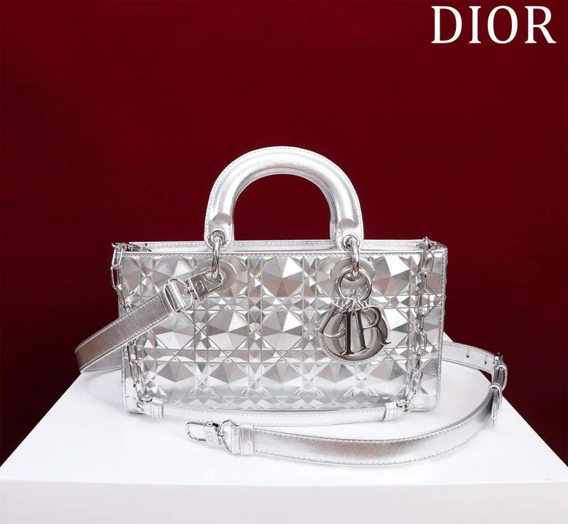 Christian Dior Saddle bags with a distressed leather finishmakbags - Dior Bags - 659