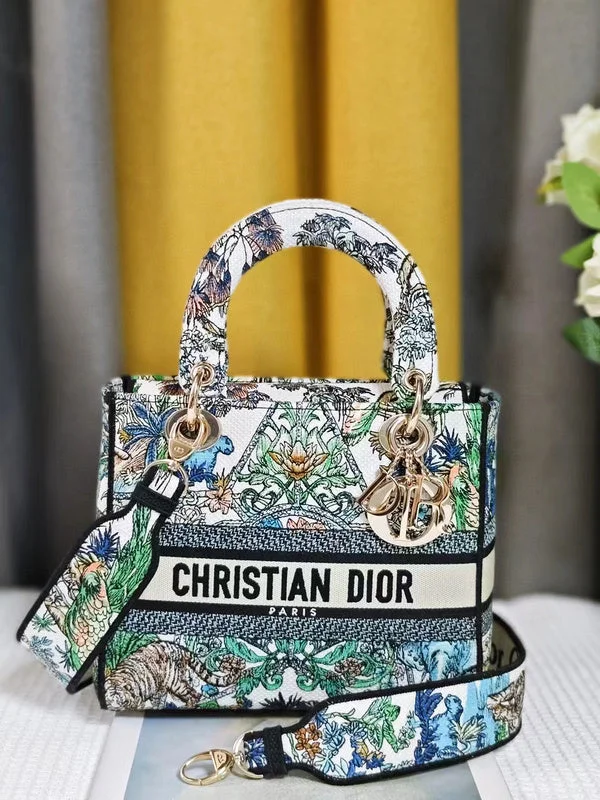 Christian Dior Saddle bags with a distressed leather finishmakbags - Dior Bags - 710