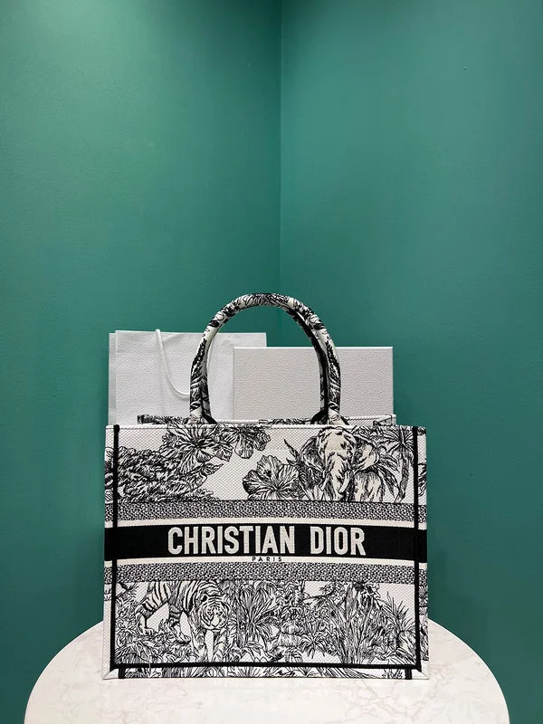 Christian Dior bags with a quilted pattern and gold - toned hardwaremakbags - Dior Bags - 887